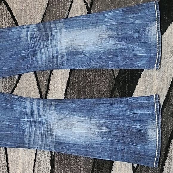 ROCK REVIVAL KAI EMBROIDERED SEQUINS ACID WASH BOOT-CUT DENIM JEAN - Picture 14 of 14